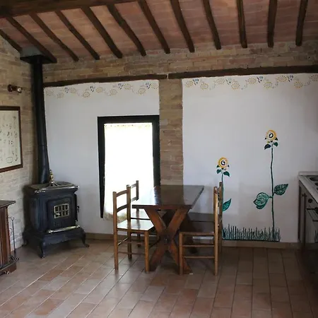 Casa de Campo La Grotta Di Montecchino *
